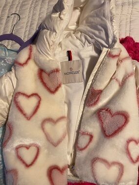 Moncler Kids Cream Puff Jacket with Pink Heart Print
